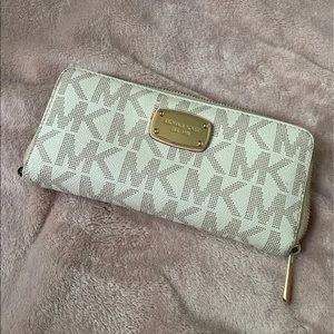 Michael Kors wallet